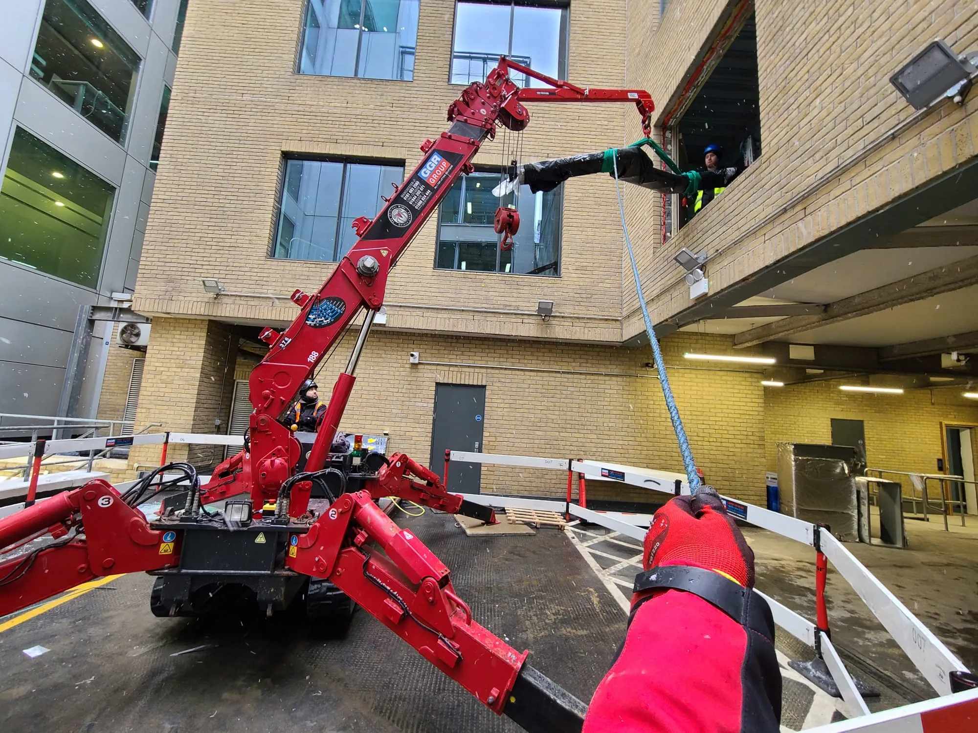 URW-376 (2,9 t x 2,5 m) 2 URW-376 (2,9 t x 2,5 m) - immagine 2